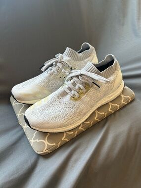 adidas White Knit Athletic Shoes with Subtle Yellow Accents